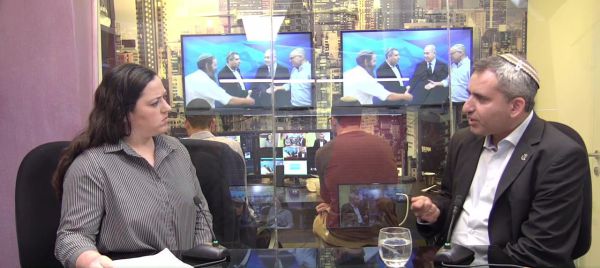 אלקין באולפן סרוגים: סיבוב שני אני מביס כל מועמד