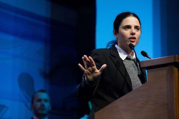 התנועה לאיכות השלטון עתרה לבג"ץ נגד שקד