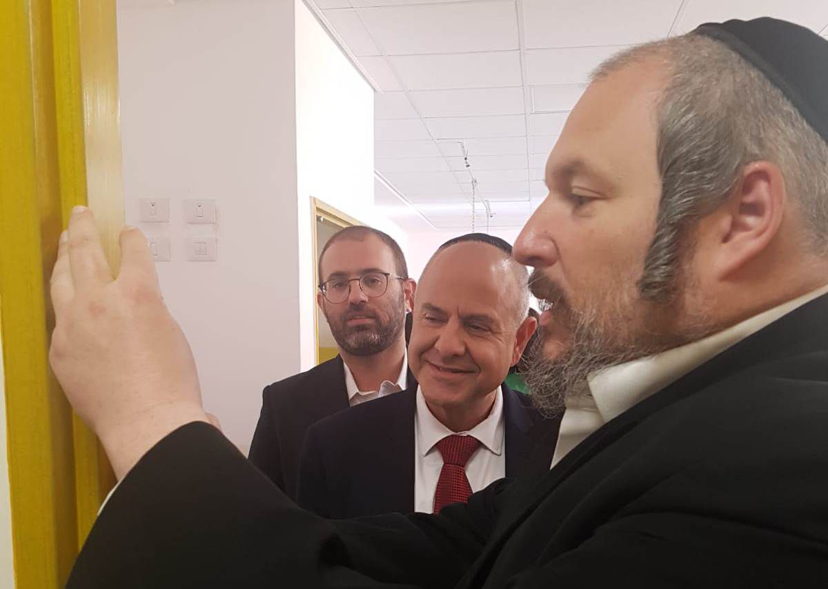 מנכ"ל משרד החינוך ביקר במוסדות "פרח" בביתר עילית