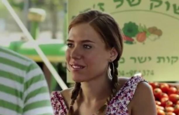 שחקנית הסדרה 'שנות ה- 80' נהרגה בתאונת דרכים