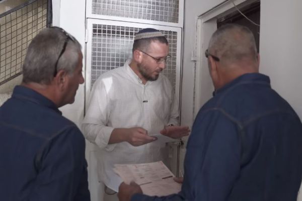 צפו: גובה החובות הסרוג של חברת החשמל: "עושים הכל כדי להמנע"