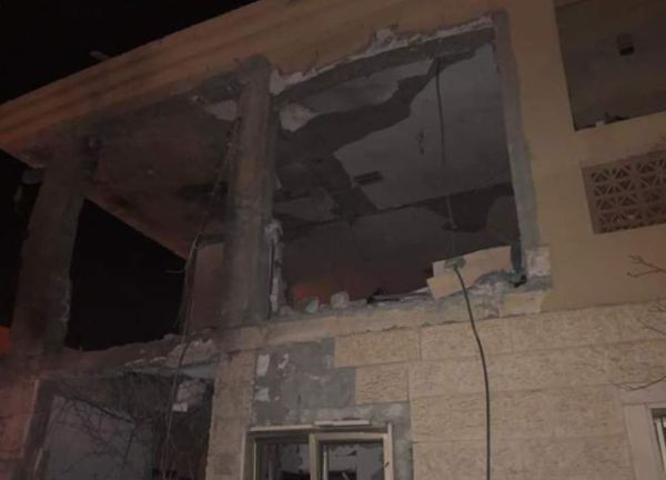 טיל שנורה מעזה פגע בבית בבאר שבע