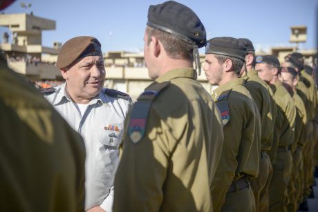 אוהבים שניצל ומעדיפים מדי ב': הקצינים הקרביים החדשים