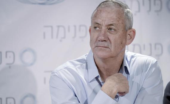 איראן פרצה לטלפון של גנץ ושאבה ממנו את כל המידע