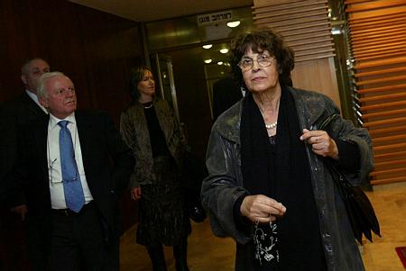 אלמנתו של המרגל הישראלי בפנייה נרגשת לאסד