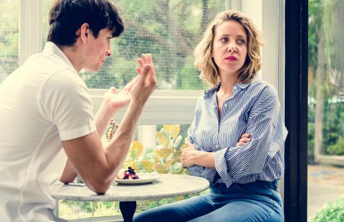 משרד החינוך השעה מורה סרבנית גט