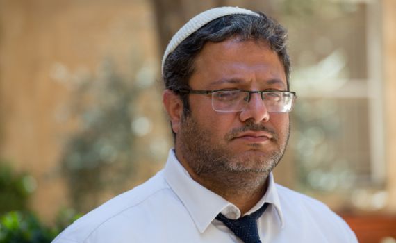 יוסי דגן הוא עילוי אך הוא טומן את ראשו בחול