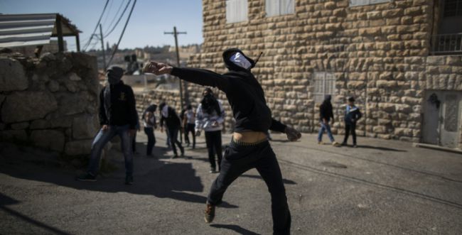 ניצל בנס: פלסטינים ניסו לרצוח את שופט העליון באמצעות פטישים