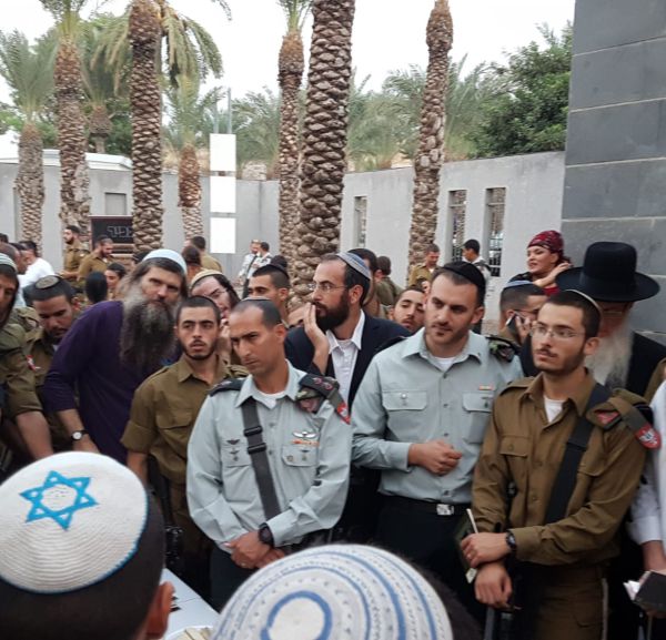 מרגש: הבני"שים קיבלו כומתה וסיימו מסכת. צפו