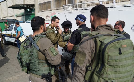 תיעוד: המצוד אחרי המחבל החמוש מהפיגוע בברקן