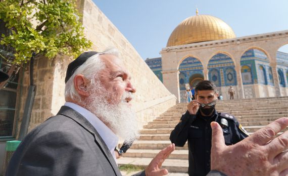 לראשונה בחייו: תלמיד של הרצי"ה עלה להר הבית. צפו