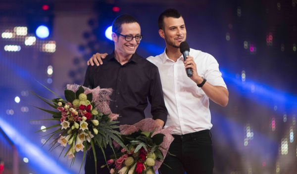 ארז טל או אסי עזר: מי ינחה את אירוויזיון 2019?