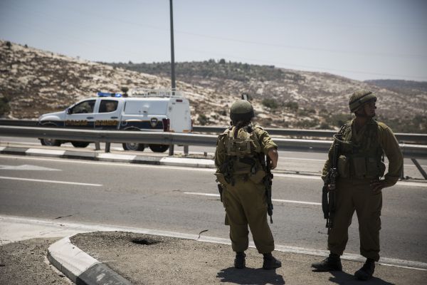 ערבי בן 8 ניסה לדקור חייל בכביש 443, אין נפגעים