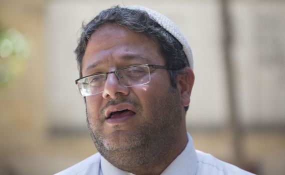 יגאל סרנה כינה תושב חברון "נאצי" וישלם לו פיצויים