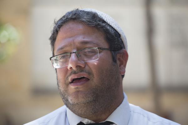 יגאל סרנה כינה תושב חברון "נאצי" וישלם לו פיצויים