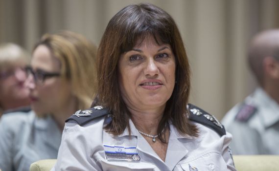 נציבת בתי הסוהר עפרה קלינגר הודיעה על פרישה