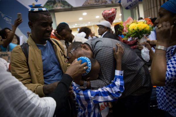 הממשלה אישרה: אלף מבני הפלאשמורה יעלו לארץ