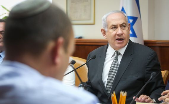 הקבינט דחה את פינוי חאן אל אחמר • בנט ושקד נגד