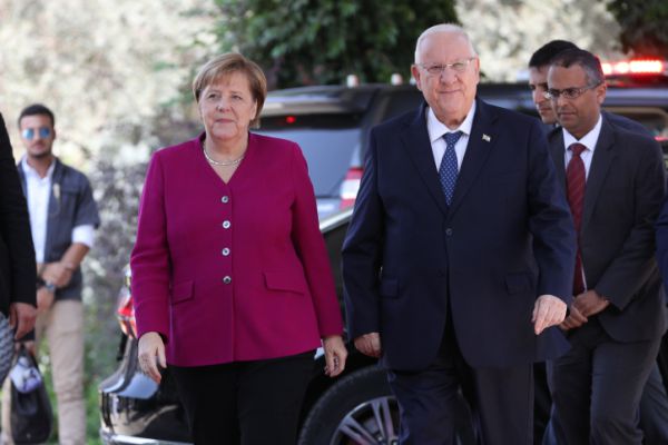 ריבלין למרקל: "זו העת להצטרף לסנקציות"