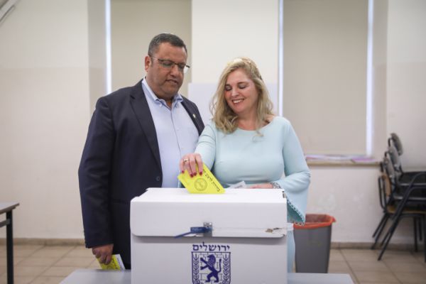 הבית היהודי בירושלים תומך במשה ליאון