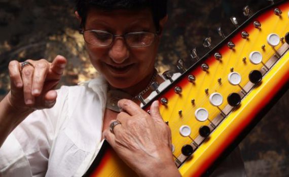 צפו: הדואט החדש עם אהובה עוזרי ז"ל