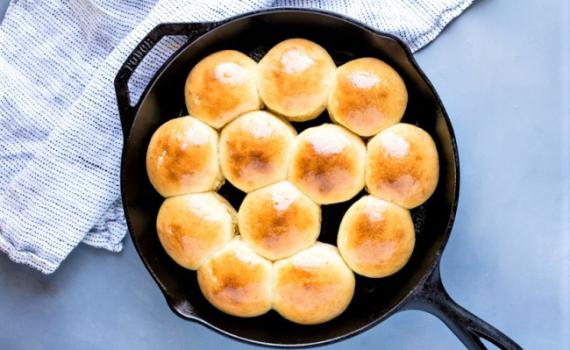 טעים להכיר: הדרך הכי מהירה להכין לחמניות בבית