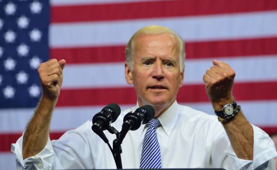 סגן הנשיא לשעבר: "הנשיא טראמפ פוגע בערכי ארה"ב"