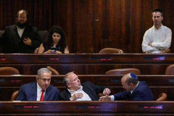 בליכוד זועמים על בנט: "מחבל ביציבות הממשלה"