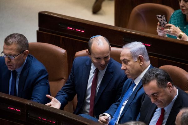 בליכוד מגיבים לבנט: "לא הפסיק להשמיץ את שרה נתניהו"