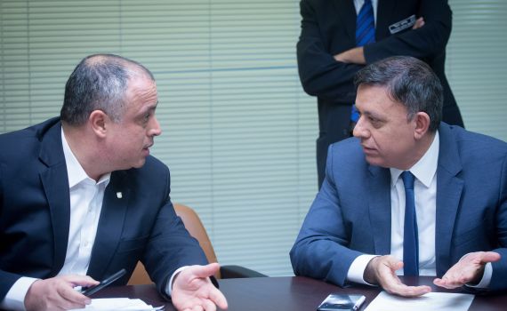 עימות במחנ"צ: הח"כ טס לסין, יואל חסון מאיים בעונש