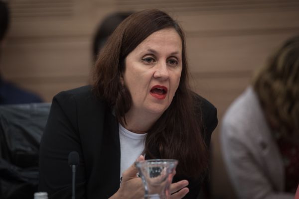 הפרקליטות לבג"ץ: אין סיבה להעמיד לדין את דינה זילבר