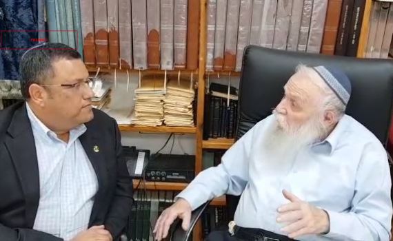 הרבנים הסרוגים מכריעים: ברקוביץ או ליאון?