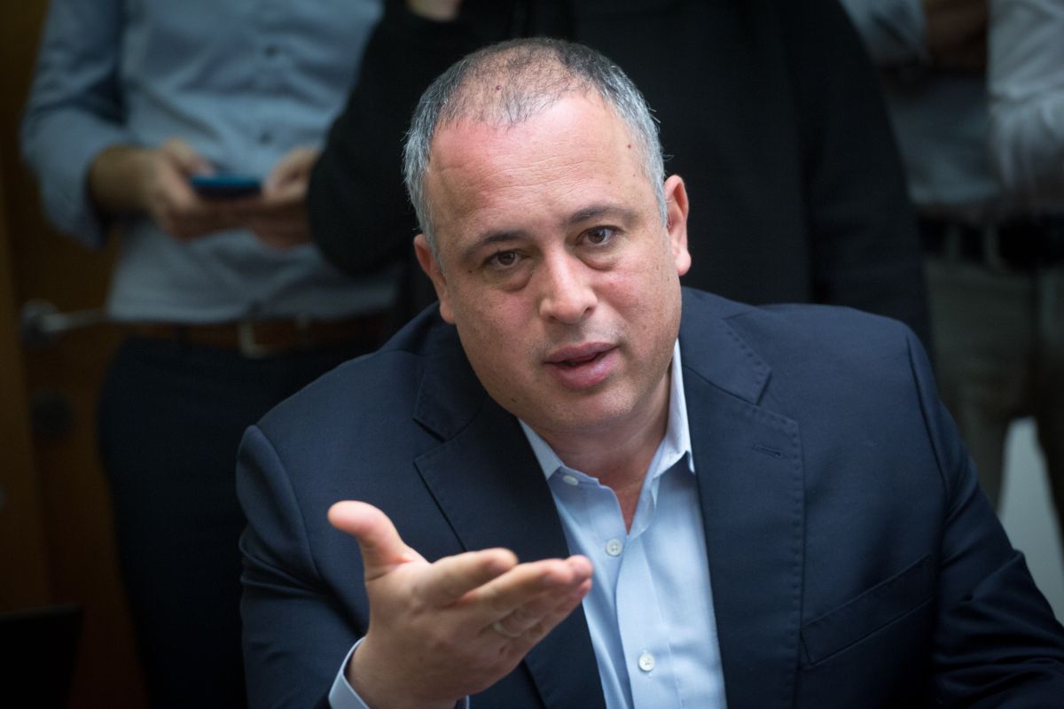 אחרי ורבין וברושי: גם חיליק בר לא יתמודד בעבודה