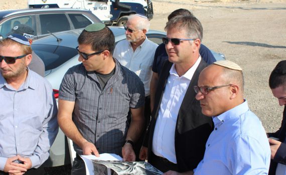 "ליברמן ונתניהו מספיק עם הדיבורים, זה הזמן לפנות"