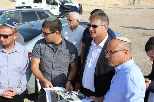 "ליברמן ונתניהו מספיק עם הדיבורים, זה הזמן לפנות"