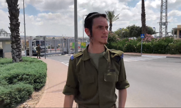 מלך: "חרדי שפוחד שהצבא יהרוס אותו, לא מספיק חזק"