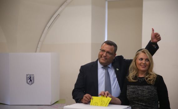 רגע ההכרעה: המועמדים בירושלים הגיעו להצביע