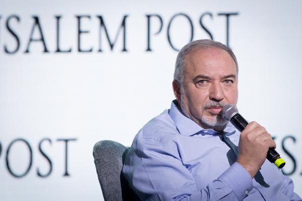 ליברמן: "אני לא מתפטר סידרתי, שרון גל אומלל"