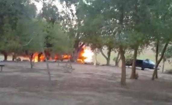 רגע לפני הפגיעה באוטובוס- עשרות צעירים ירדו ממנו