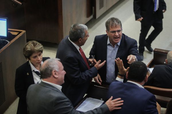 הח"כים בכוננות: יום מתוח בכנסת במאבק על כל קול