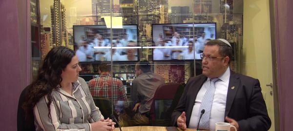 לקראת סיבוב שני; ליאון שובר שתיקה באולפן סרוגים