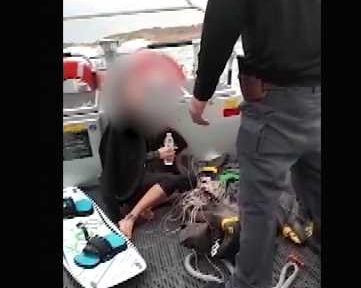 גולשת נסחפה ללב ים; חולצה באפיסת כוחות. צפו