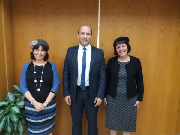 בנט נפגש עם הנבחרות הסרוגות בבית שמש