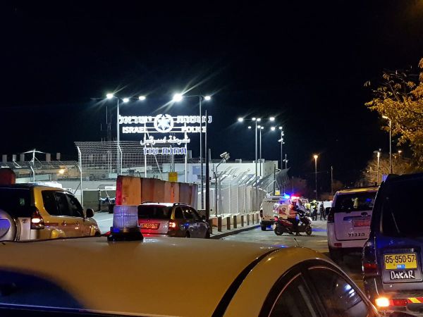 פיגוע דקירה בירושלים: שני פצועים קל, המחבל נוטרל