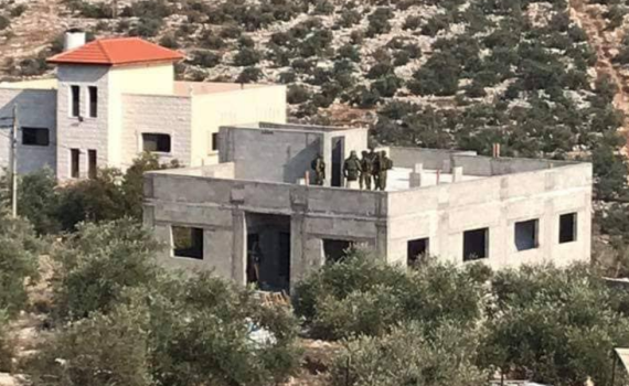 דיווח פלסטיני: צה"ל כיתר את בית המחבל מברקן