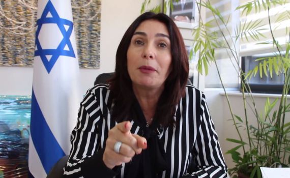 רגב עונה לשטרן: "לפתוח בבדיקה ולהשעות מהכנסת"