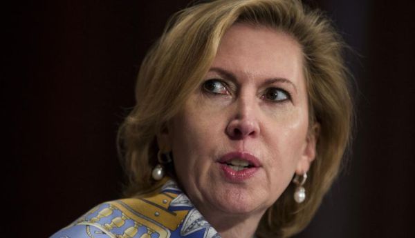 לאחר סכסוך עם מלניה: בכירה בבית הלבן הודחה