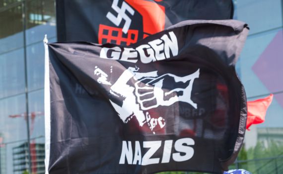 סיוט בבי"ס בגרמניה: צלבי קרס וצעקות "היי יהודי"