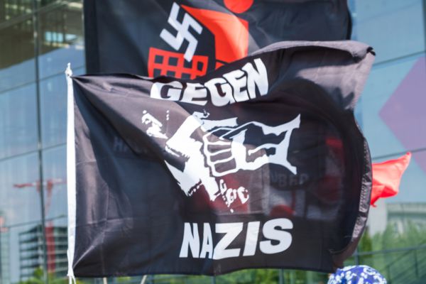 סיוט בבי"ס בגרמניה: צלבי קרס וצעקות "היי יהודי"