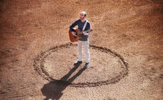 מתפלל לגשם: יוחאי בן אב"י בסינגל חדש וחורפי• צפו